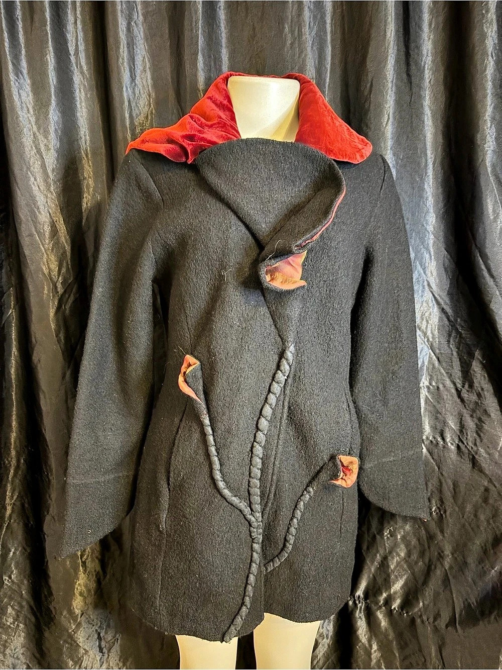Covelo Clothing Hooded Pea Coat in Black & Red Size Small Like New